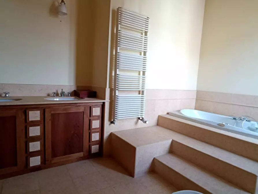 Immagine 4 di Ufficio in affitto  a Sora