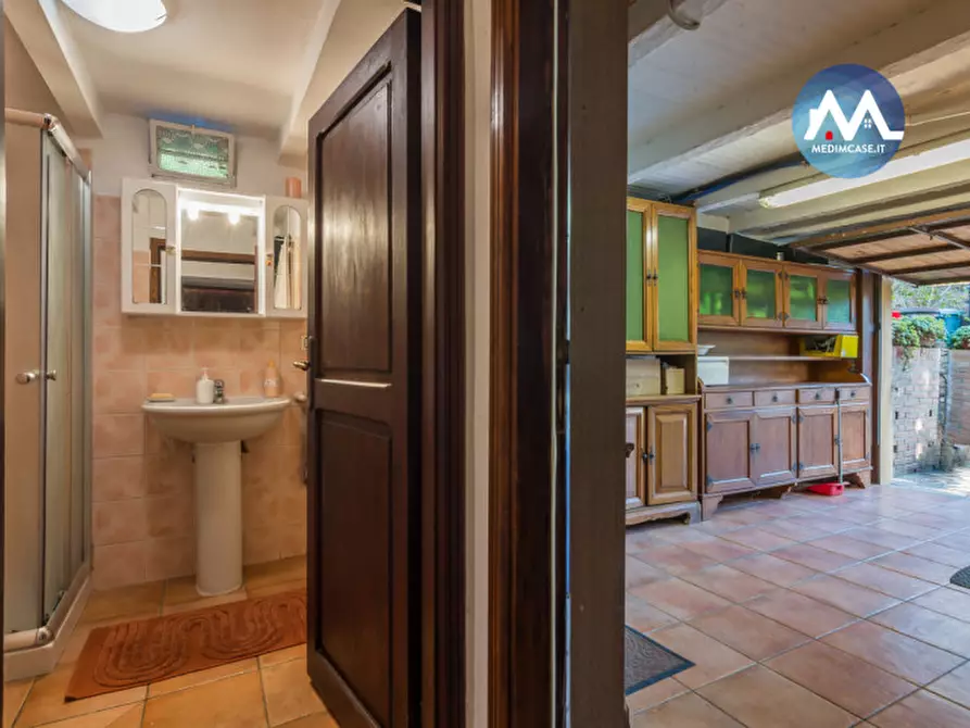 Immagine 6 di Rustico / casale in vendita  in strada montebacchino a Pesaro