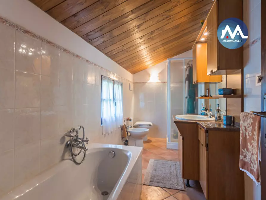 Immagine 22 di Rustico / casale in vendita  in strada montebacchino a Pesaro