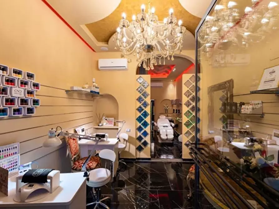 Immagine 2 di Attività commerciale in affitto  in VIA DEGLI ALFANI a Firenze