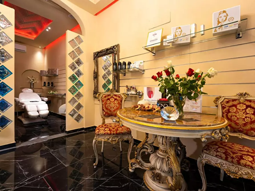 Immagine 9 di Attività commerciale in affitto  in VIA DEGLI ALFANI a Firenze