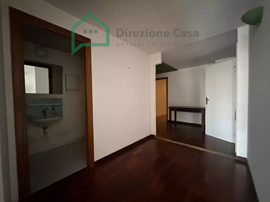 Immagine 8 di Ufficio in affitto  in CENTRO DIREZIONALE a Napoli