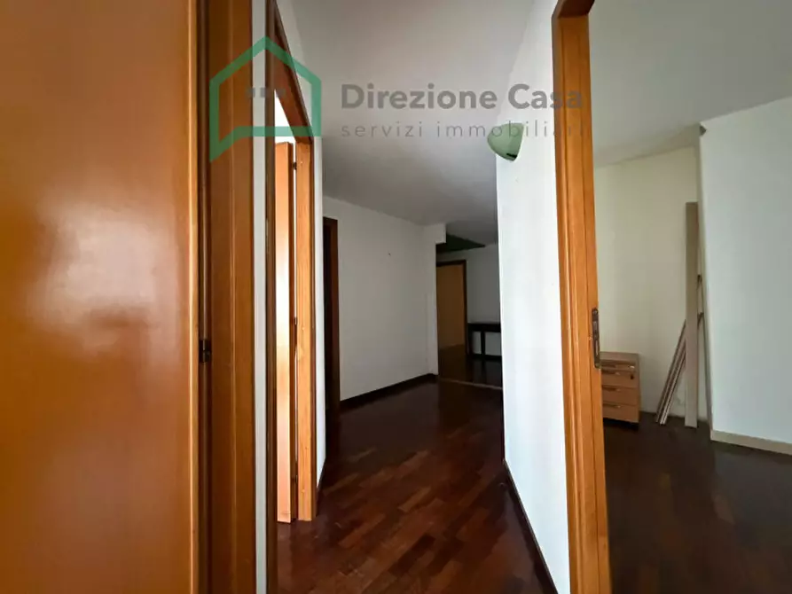 Immagine 12 di Ufficio in affitto  in CENTRO DIREZIONALE a Napoli