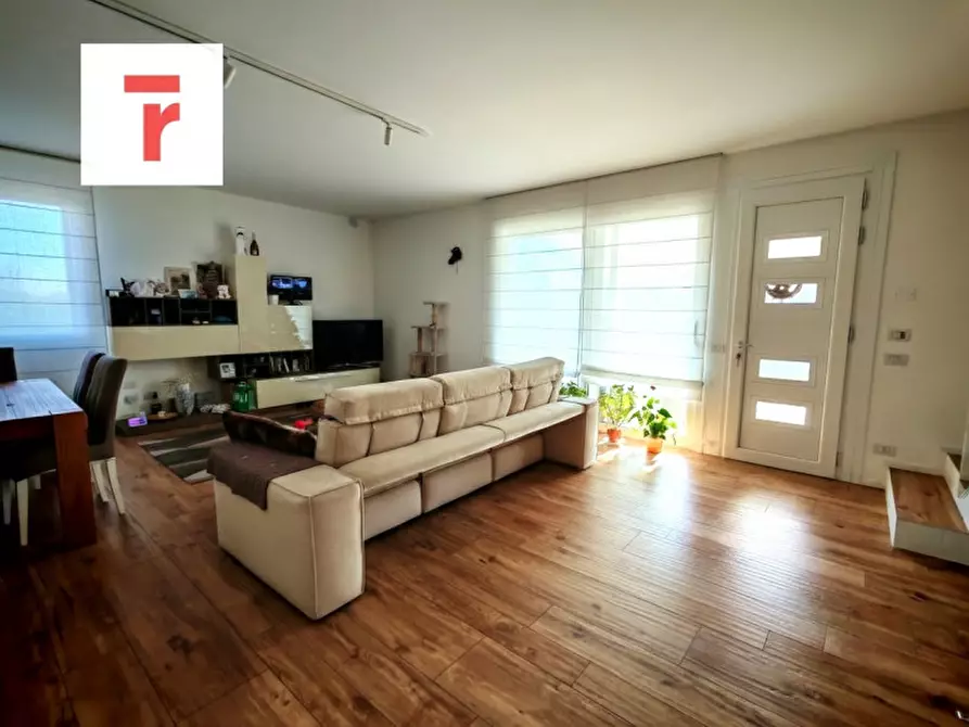 Immagine 2 di Casa trifamiliare in vendita  in Via Montegrappa a Legnaro