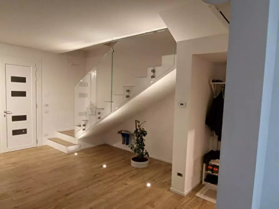 Immagine 2 di Casa trifamiliare in vendita  in Via Montegrappa a Legnaro