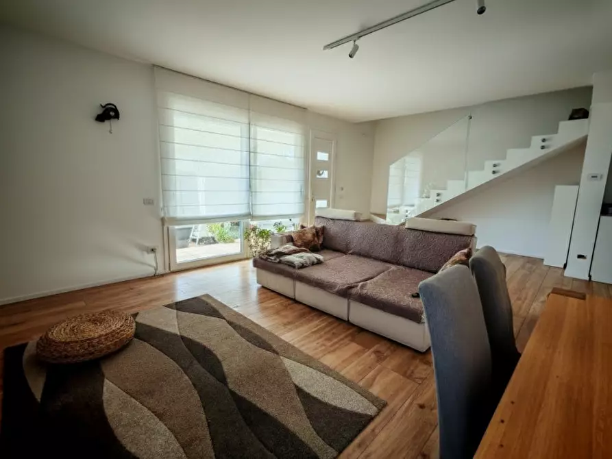 Immagine 3 di Casa trifamiliare in vendita  in Via Montegrappa a Legnaro