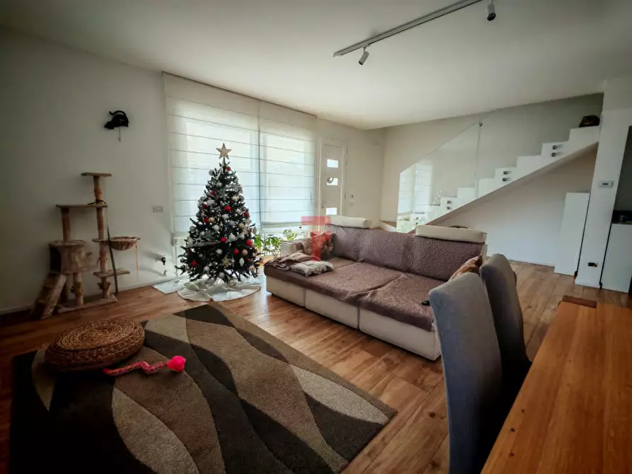 Immagine 3 di Casa trifamiliare in vendita  in Via Montegrappa a Legnaro