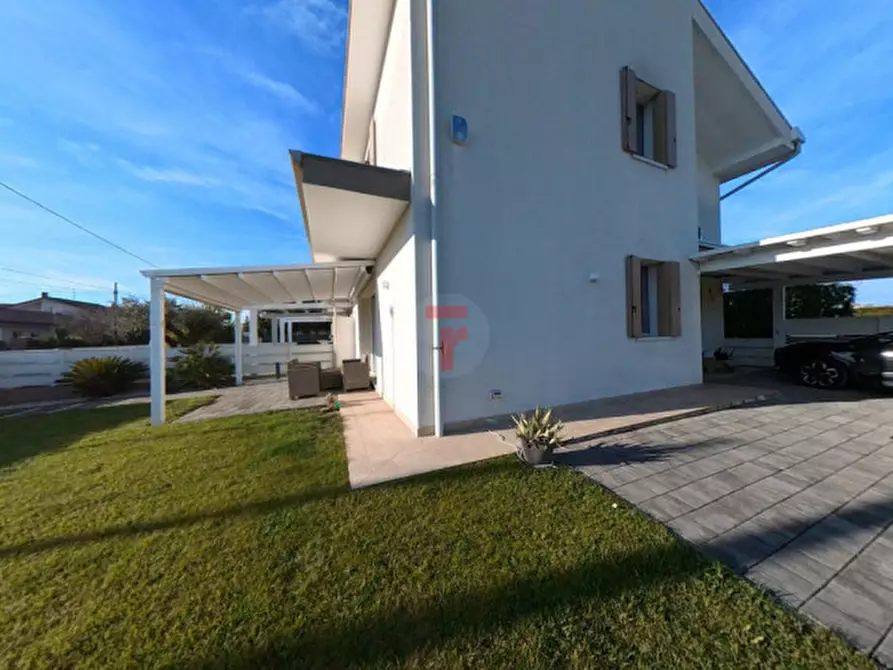 Immagine 21 di Casa trifamiliare in vendita  in Via Montegrappa a Legnaro