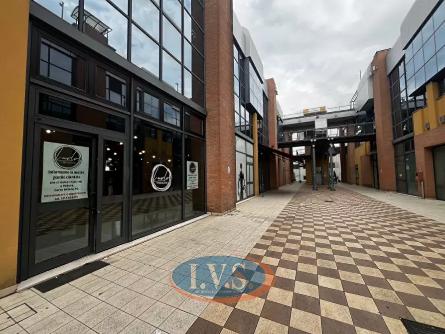 Immagine 10 di Negozio in affitto  in Mestrino via Galileo Galilei a Mestrino