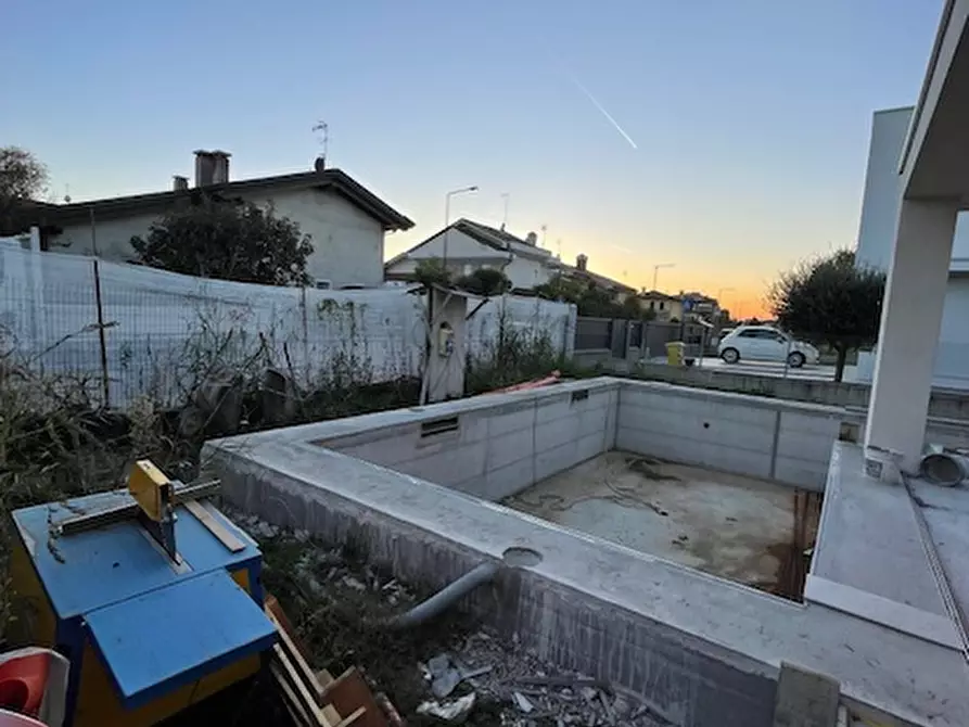 Immagine 5 di Villa in vendita  a Cadoneghe