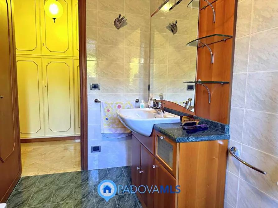 Immagine 30 di Casa indipendente in vendita  in Via Matilde Serao a Padova