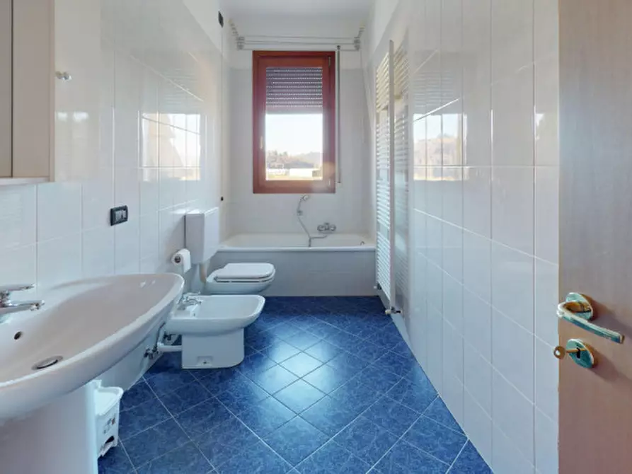 Immagine 9 di Appartamento in vendita  in via giuseppe faggin 46 a Vicenza