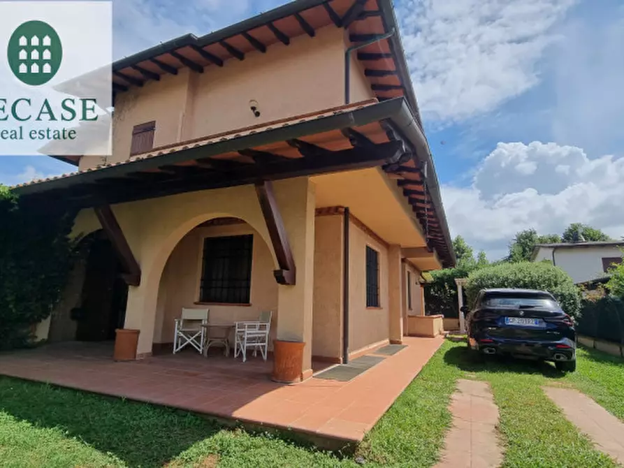 Immagine 1 di Casa bifamiliare in vendita  a Forte Dei Marmi