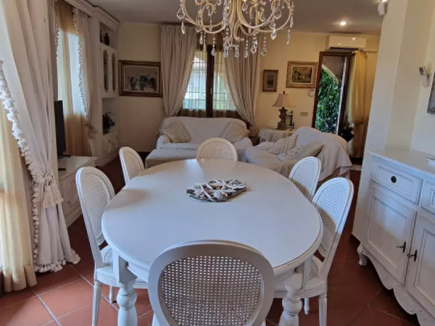 Immagine 11 di Casa bifamiliare in vendita  a Forte Dei Marmi