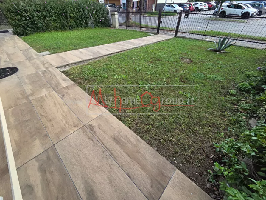 Immagine 4 di Ufficio in vendita  a Selvazzano Dentro