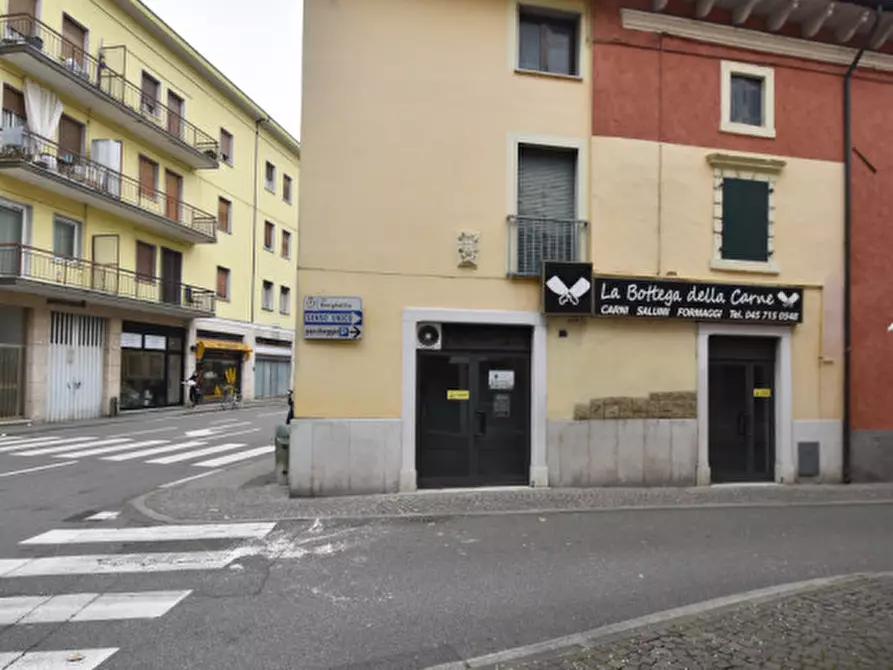 Immagine 4 di Negozio in affitto  in via borghetto 34 a Bussolengo