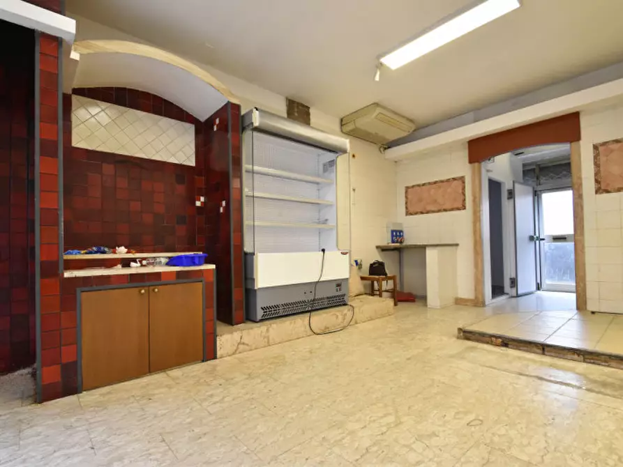 Immagine 8 di Negozio in affitto  in via borghetto 34 a Bussolengo