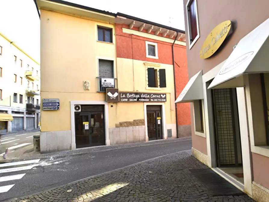 Immagine 30 di Negozio in affitto  in via borghetto 34 a Bussolengo