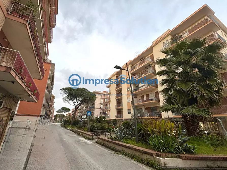 Immagine 2 di Negozio in affitto  in Via Edoardo Nicolardi a Napoli