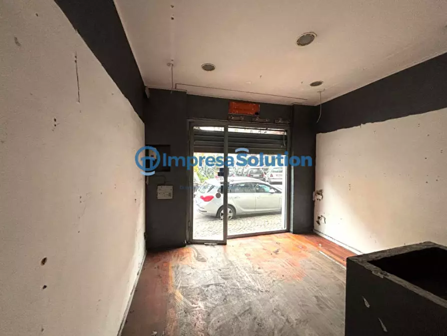 Immagine 13 di Negozio in affitto  in Via Edoardo Nicolardi a Napoli