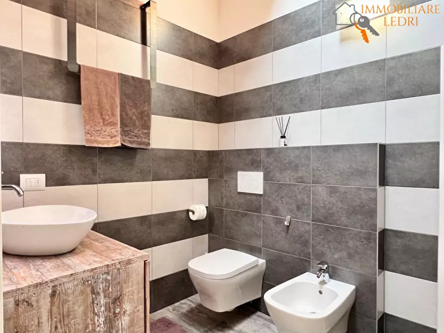 Immagine 28 di Appartamento in vendita  a Bussolengo