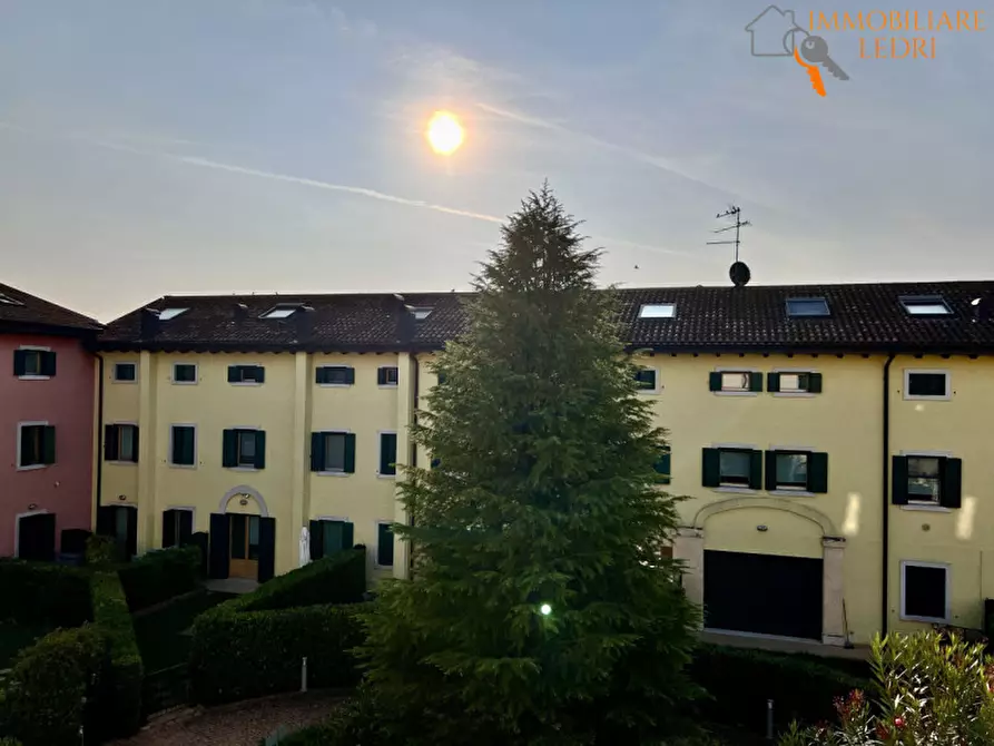 Immagine 35 di Appartamento in vendita  a Bussolengo