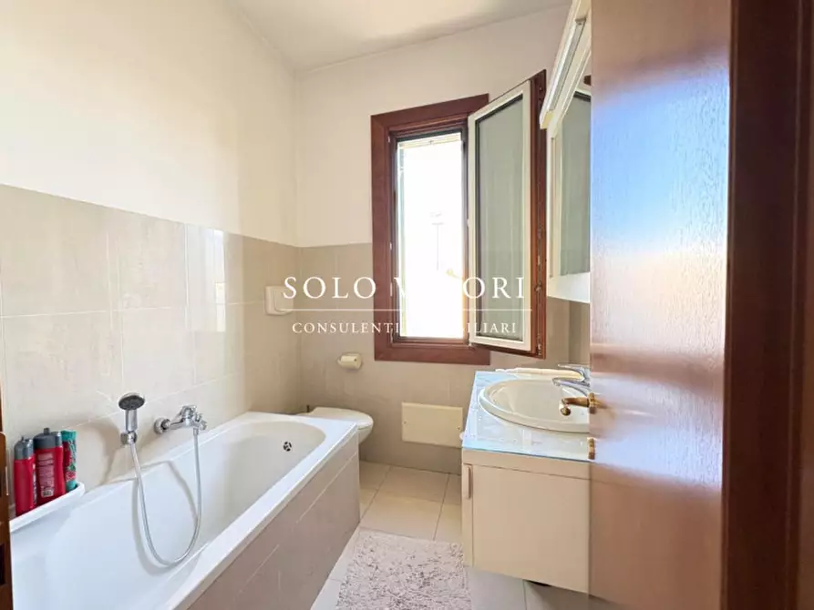 Immagine 15 di Casa bifamiliare in vendita  a Castelfranco Veneto