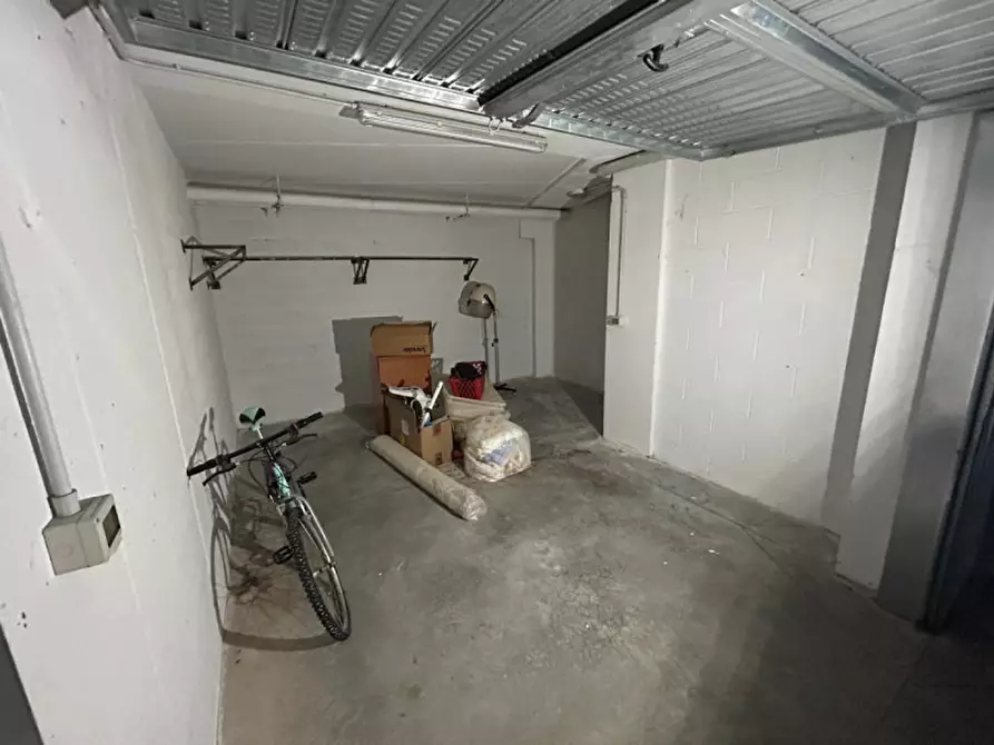 Immagine 2 di Garage in vendita  in Via Ettore Nardi a Ozzano Dell'emilia