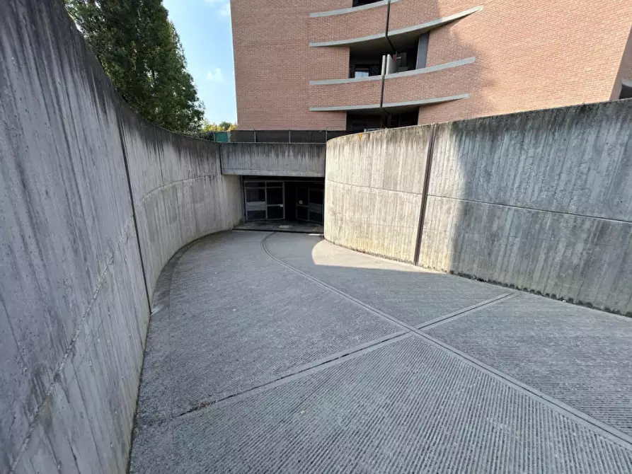Immagine 3 di Garage in vendita  in Via Ettore Nardi a Ozzano Dell'emilia
