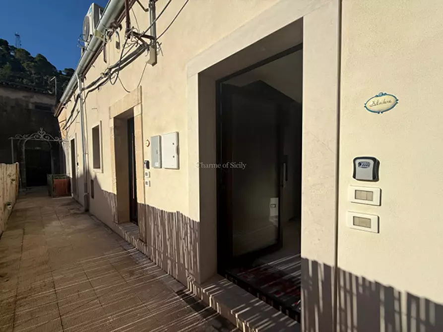 Immagine 19 di Casa indipendente in vendita  in Corso Umberto I a Modica