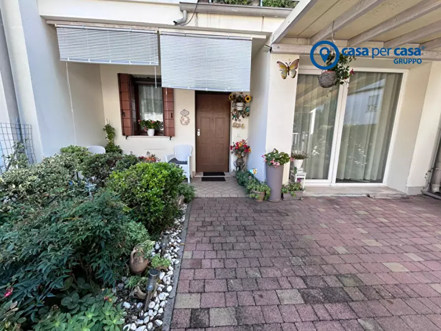 Immagine 2 di Villetta a schiera in vendita  in Via Giovanni Amendola 30D a Rovigo