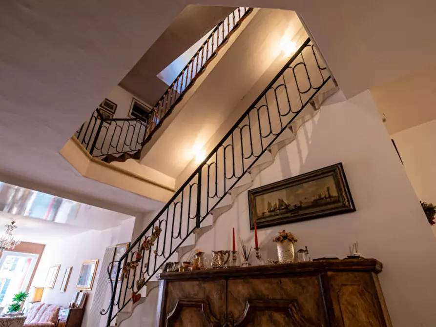 Immagine 6 di Palazzo in vendita  in Via Savonarola a Padova