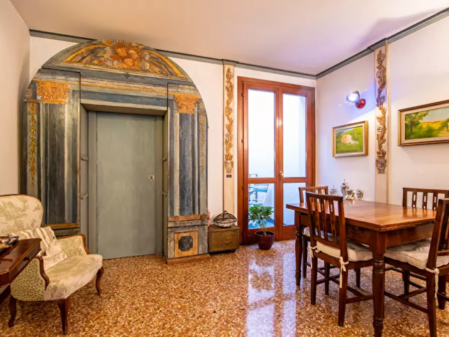 Immagine 7 di Palazzo in vendita  in Via Savonarola a Padova