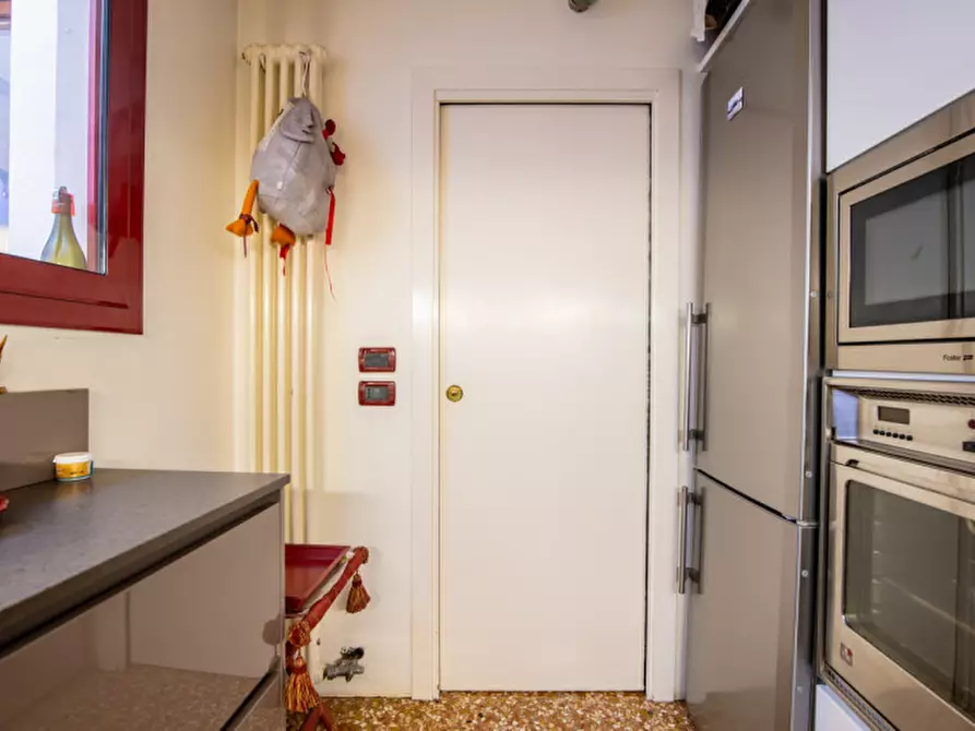 Immagine 8 di Palazzo in vendita  in Via Savonarola a Padova