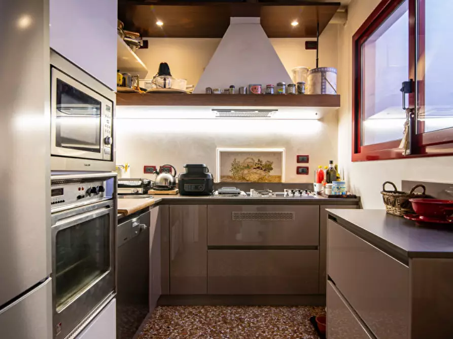 Immagine 9 di Palazzo in vendita  in Via Savonarola a Padova