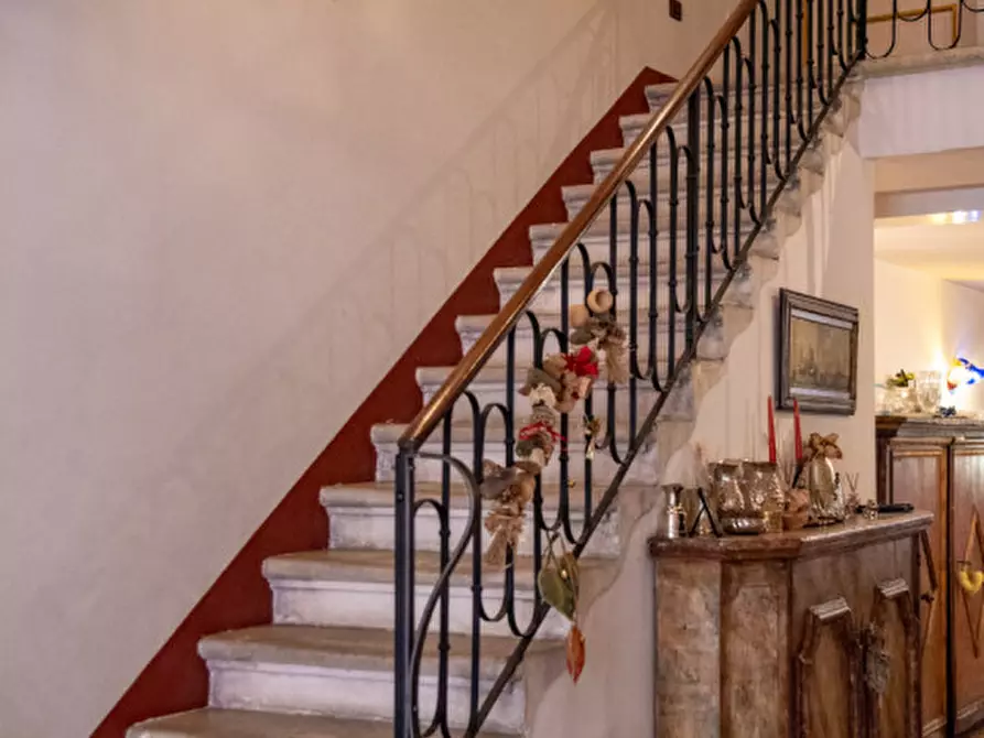 Immagine 10 di Palazzo in vendita  in Via Savonarola a Padova