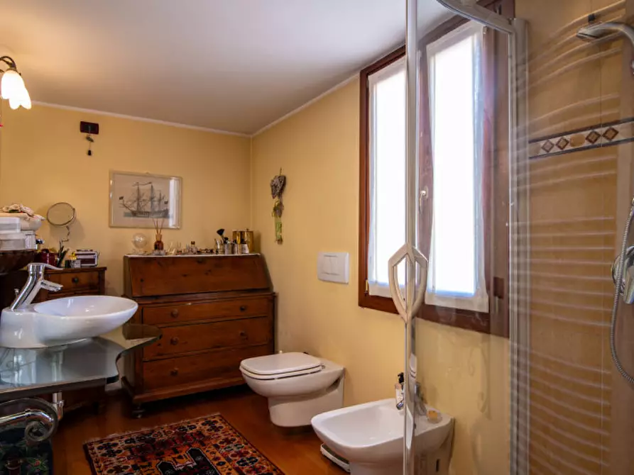 Immagine 26 di Palazzo in vendita  in Via Savonarola a Padova