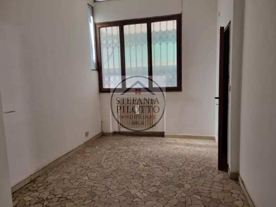 Immagine 3 di Negozio in vendita  in Via Gattamelata a Padova