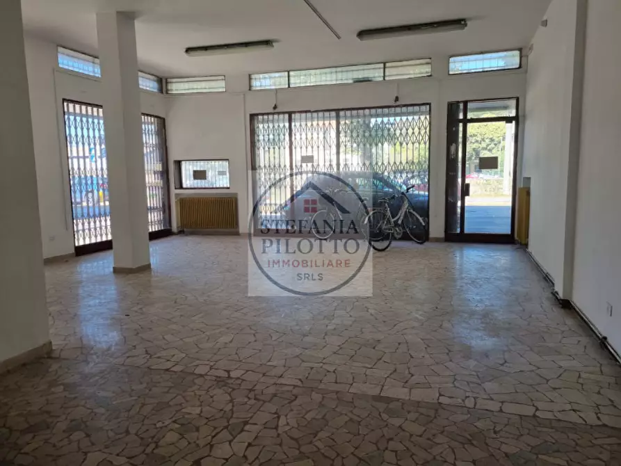 Immagine 6 di Negozio in vendita  in Via Gattamelata a Padova