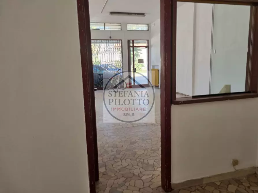 Immagine 8 di Negozio in vendita  in Via Gattamelata a Padova