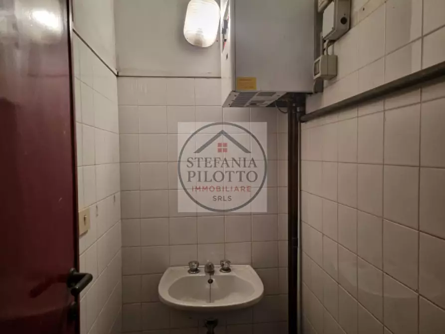 Immagine 10 di Negozio in vendita  in Via Gattamelata a Padova