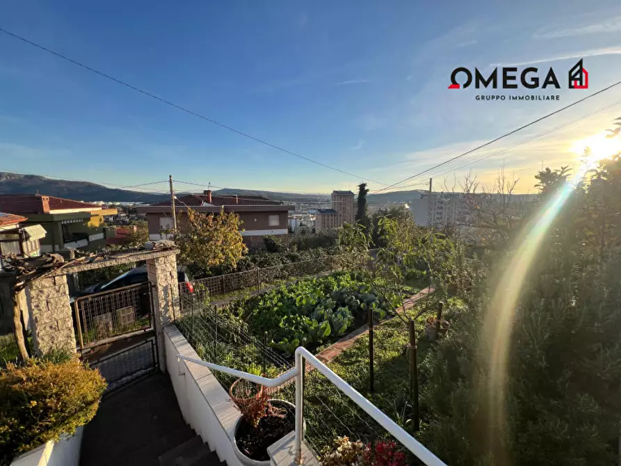 Immagine 1 di Appartamento in vendita  in via Dante Vaglieri 10 a Trieste