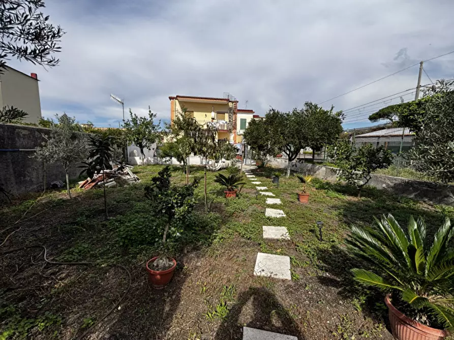 Immagine 1 di Casa indipendente in vendita  in VIA EMILIA N°13 a Torre Del Greco