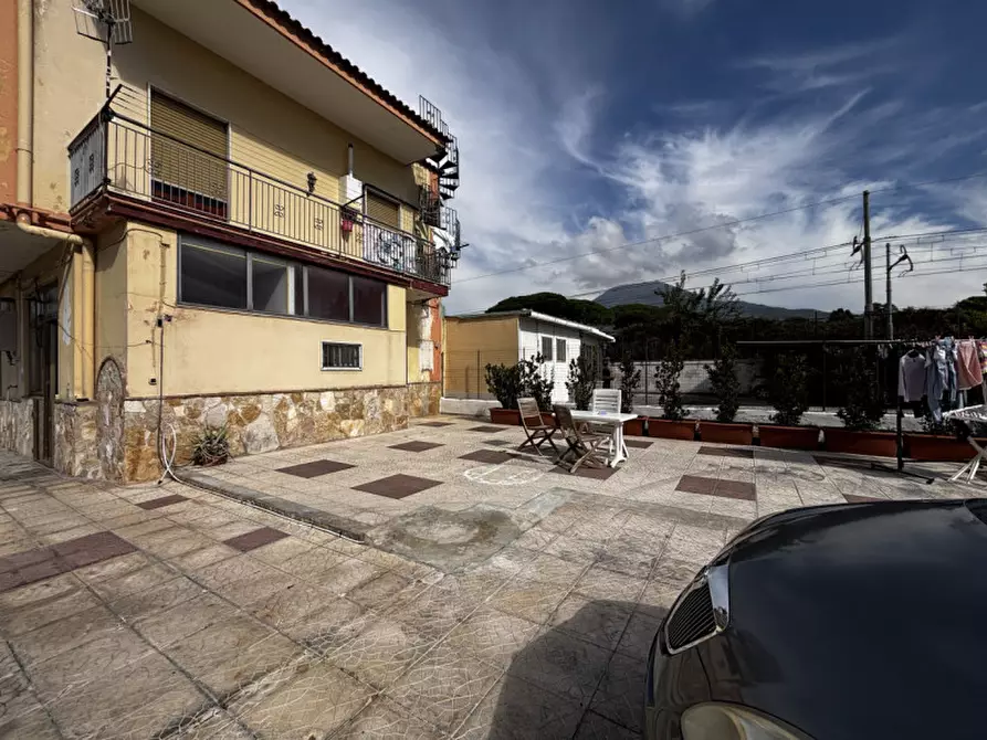 Immagine 6 di Casa indipendente in vendita  in VIA EMILIA N°13 a Torre Del Greco