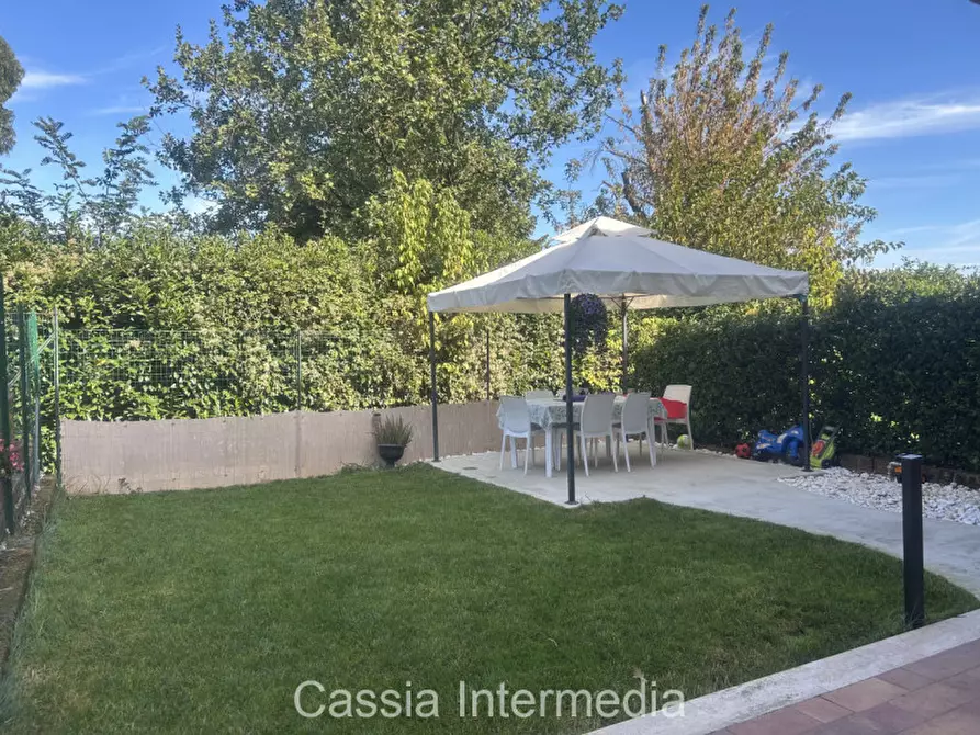 Immagine 2 di Villa in vendita  in Via Tommaso Albinoni 2 a Nepi