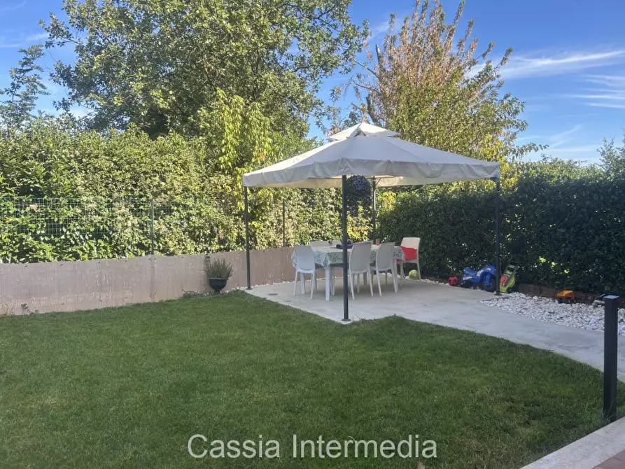 Immagine 7 di Villa in vendita  in Via Tommaso Albinoni 2 a Nepi