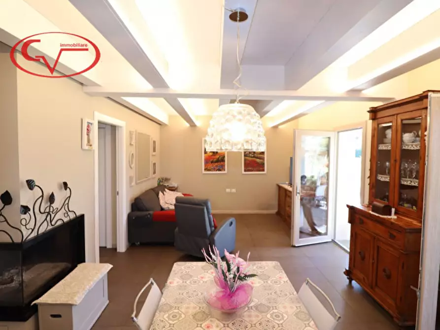 Immagine 36 di Villa in vendita  in via gruccia a San Giovanni Valdarno