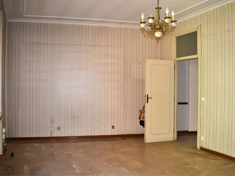 Immagine 4 di Ufficio in vendita  in Piazza Lorenzo Berzieri a Salsomaggiore Terme