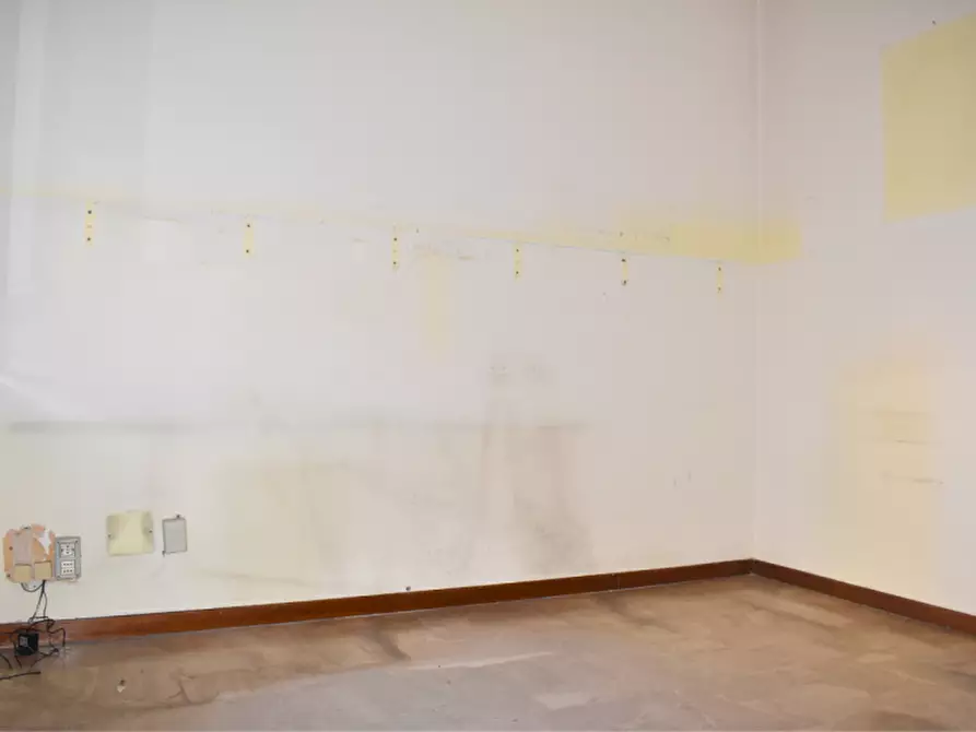 Immagine 9 di Ufficio in vendita  in Piazza Lorenzo Berzieri a Salsomaggiore Terme