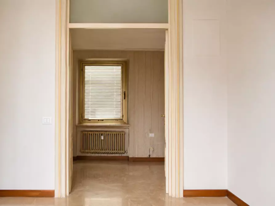 Immagine 9 di Ufficio in vendita  in Piazza Lorenzo Berzieri a Salsomaggiore Terme
